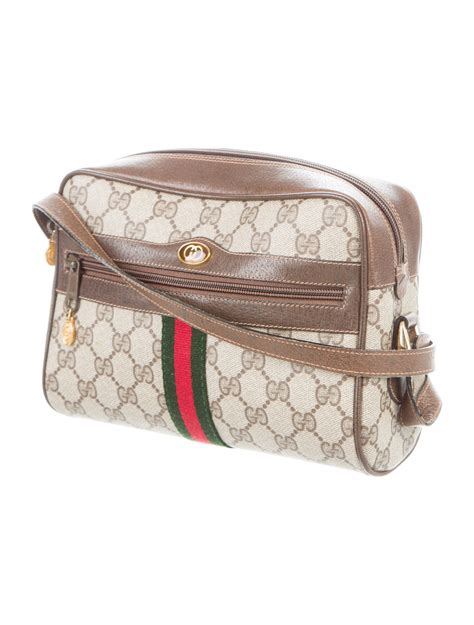 gucci vintage crossbody bag.